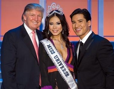 Donald Trump, Riyo Mori-Miss Universe 2007, Mario Lopez after the Miss Universe 2007 pageant in Mexico