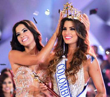 Paulina Vega crowns Ariadna Gutierrez, Miss Colombia