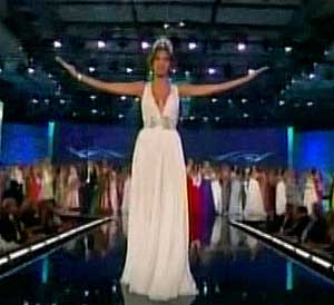 Dayana Mendoza, Miss Universe 2008 says her farewell