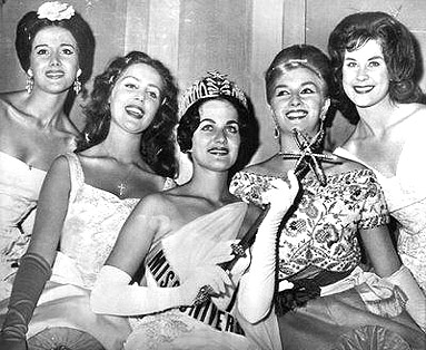 The top 5 of Miss Universe 1960 from Left to Right: 4th Runner Up-Spain's Maria Teresa Del Rio, 2nd Runner Up-Austria's Elizabeth Hodacs, Miss Universe 1960-USA's Linda Bement, 1st Runner Up-Italy's Daniela Bianchi, 3rd Runner Up-South Africa's Nicolette Caras