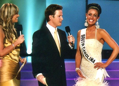 Nancy O'Dell and Billy Bush talk with Amanda Pennekamp, Miss South Carolina 2004