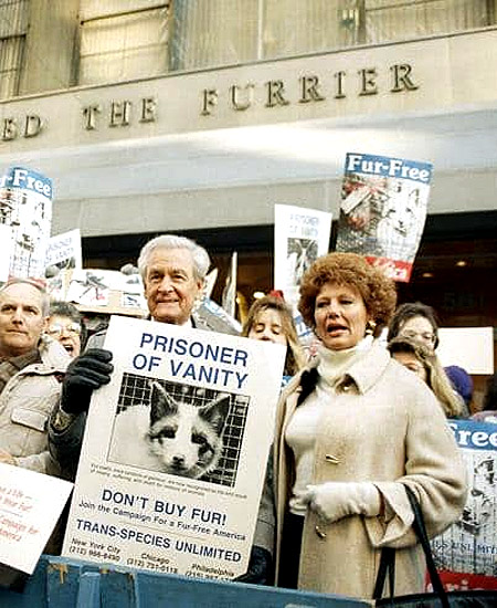 Bob Barker protests fur